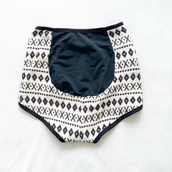 Grey Antics Tribal Print High-Waisted Shorts Hotpants - Size 4 - Picture 3 of 3